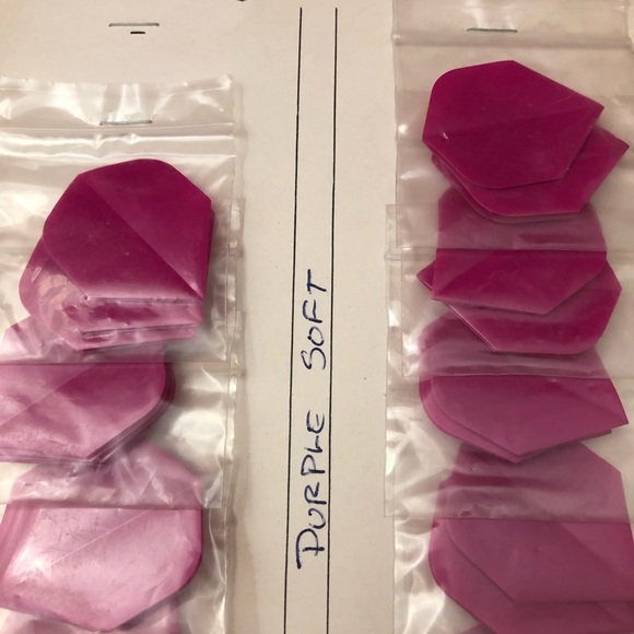 (63) Vintage DMI 80's Assorted Designs England Dart Soft Flights Las Vegas - Picture 5 of 5